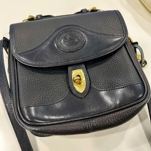 Vintage Downey and Burke purse, leather, lightly used, great condition.